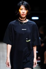ナード ユニット 2019年春夏コレクション - メディアに支配される不健全社会への反発｜写真17