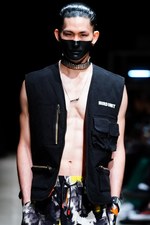 ナード ユニット 2019年春夏コレクション - メディアに支配される不健全社会への反発｜写真19