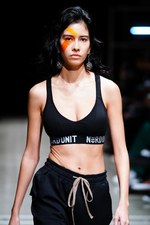 ナード ユニット 2019年春夏コレクション - メディアに支配される不健全社会への反発｜写真21