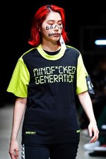 ナード ユニット 2019年春夏コレクション - メディアに支配される不健全社会への反発｜写真39