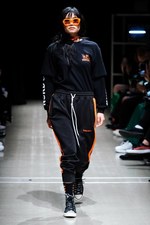 ナード ユニット 2019年春夏コレクション - メディアに支配される不健全社会への反発｜写真40