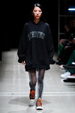 ナード ユニット 2019年春夏コレクション - メディアに支配される不健全社会への反発｜写真42