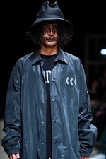 ナード ユニット 2019年春夏コレクション - メディアに支配される不健全社会への反発｜写真45