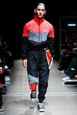 ナード ユニット 2019年春夏コレクション - メディアに支配される不健全社会への反発｜写真48