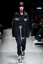 ナード ユニット 2019年春夏コレクション - メディアに支配される不健全社会への反発｜写真50