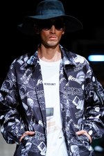 ナード ユニット 2019年春夏コレクション - メディアに支配される不健全社会への反発｜写真61