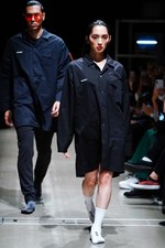 ナード ユニット 2019年春夏コレクション - メディアに支配される不健全社会への反発｜写真68