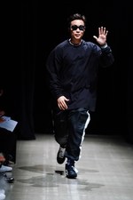 ナード ユニット 2019年春夏コレクション - メディアに支配される不健全社会への反発｜写真73