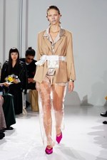 ミューラル 2019年春夏コレクション - クリムト《接吻》の艶やかさとレースの絵画的表現｜写真9