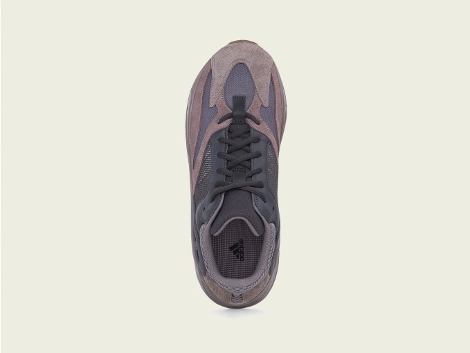 アディダス(adidas) YEEZY BOOST 700｜写真3