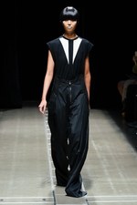 アール エー ビー ディー 2019年春夏コレクション、強烈なフラッシュとノイズの中で目覚めた服｜写真13