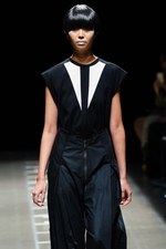 アール エー ビー ディー 2019年春夏コレクション、強烈なフラッシュとノイズの中で目覚めた服｜写真14