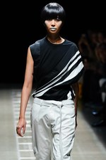 アール エー ビー ディー 2019年春夏コレクション、強烈なフラッシュとノイズの中で目覚めた服｜写真42