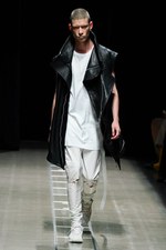 アール エー ビー ディー 2019年春夏コレクション、強烈なフラッシュとノイズの中で目覚めた服｜写真59