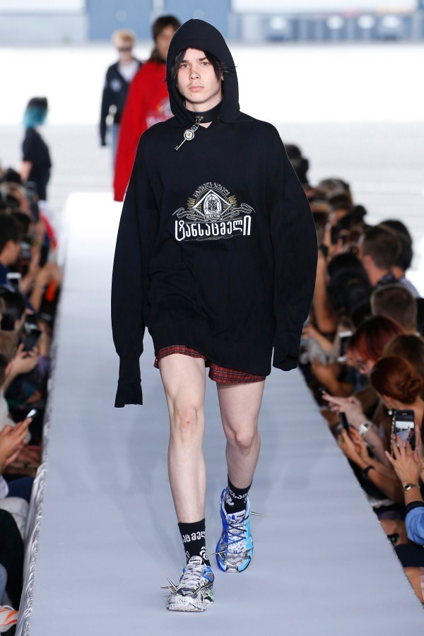 ヴェトモン(VETEMENTS) 2019年春夏メンズコレクション  - 写真3