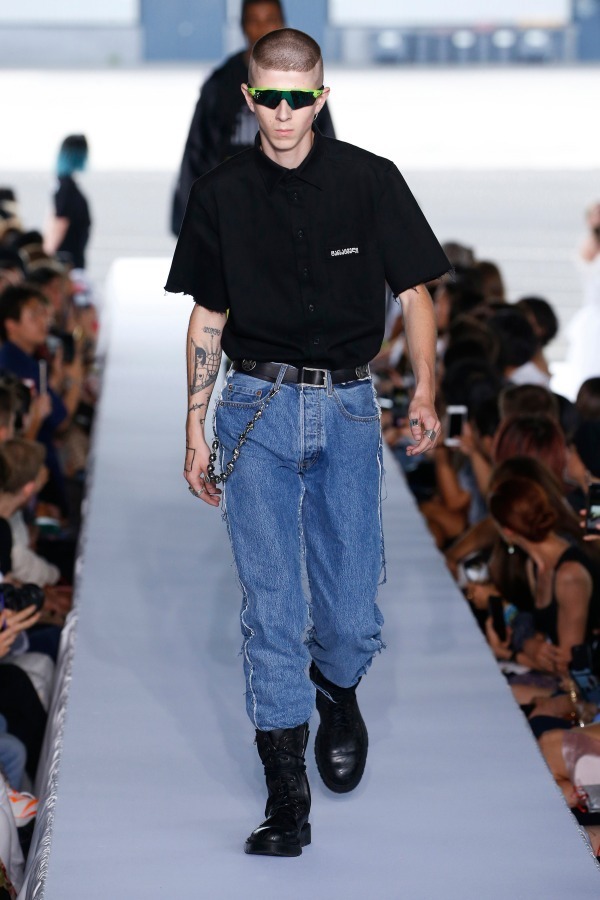 ヴェトモン(VETEMENTS) 2019年春夏メンズコレクション