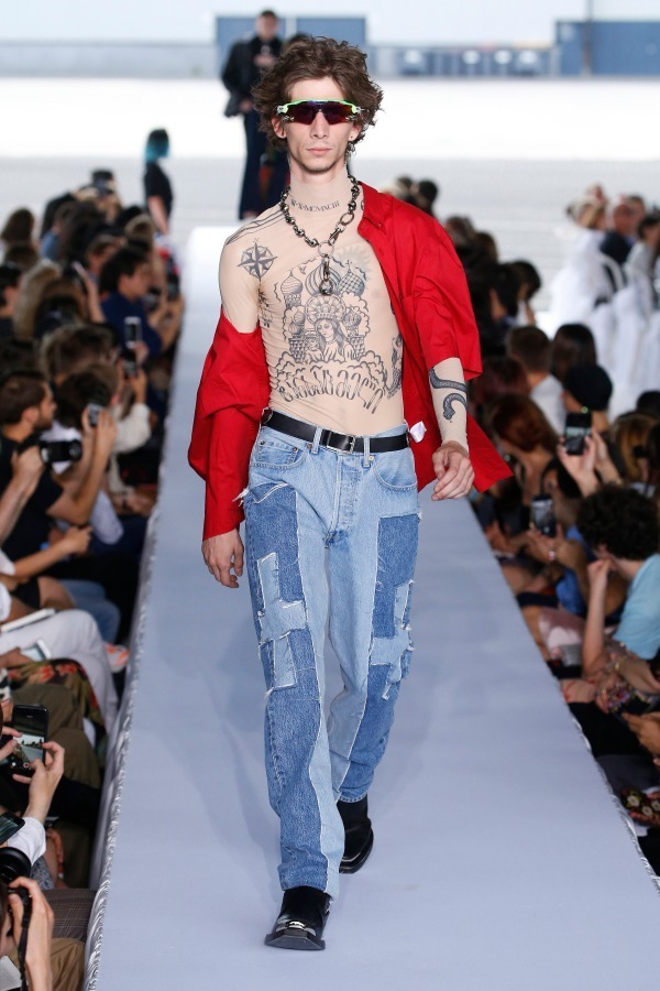 ヴェトモン(VETEMENTS) 2019年春夏メンズコレクション  - 写真18