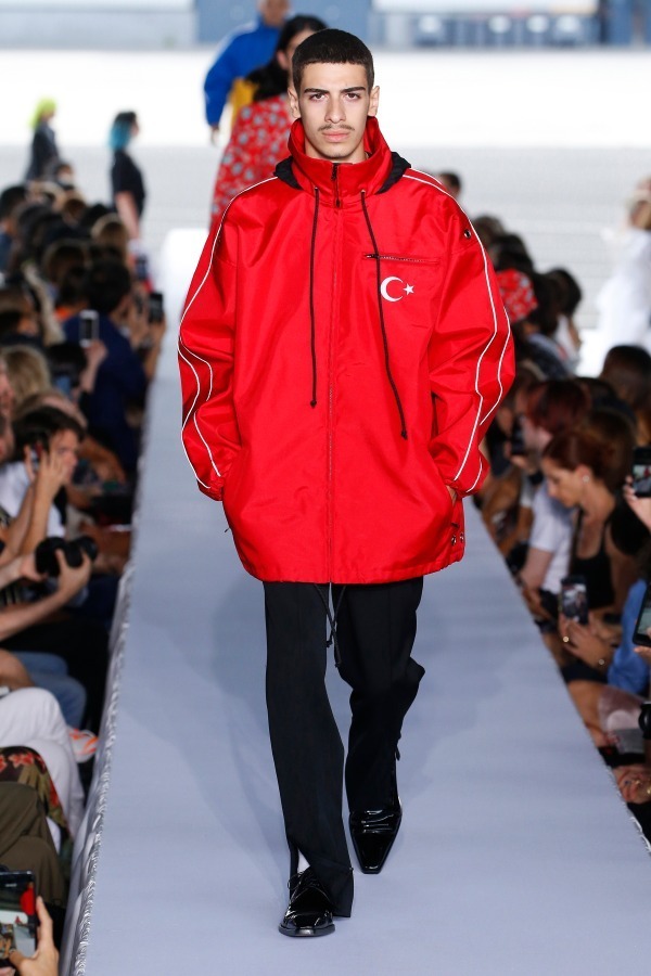 ヴェトモン(VETEMENTS) 2019年春夏メンズコレクション  - 写真21