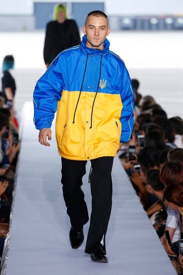 ヴェトモン(VETEMENTS) 2019年春夏メンズコレクション  - 写真22