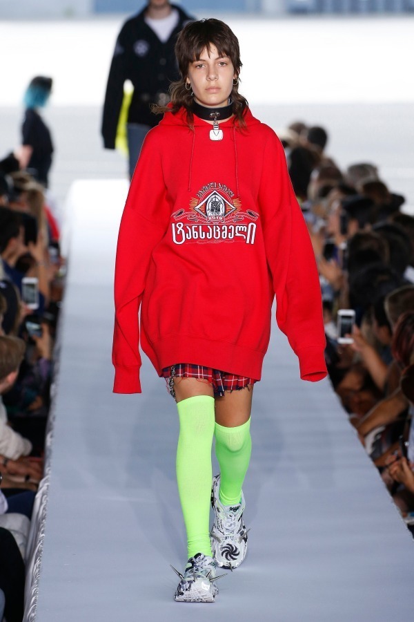 ヴェトモン(VETEMENTS) 2019年春夏ウィメンズコレクション  - 写真2