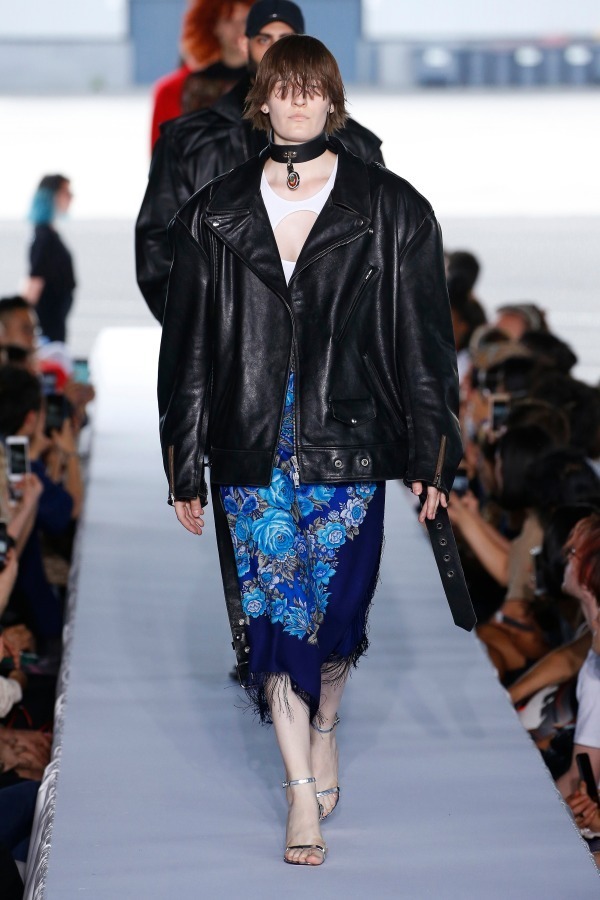 ヴェトモン(VETEMENTS) 2019年春夏ウィメンズコレクション シルエット - 写真15