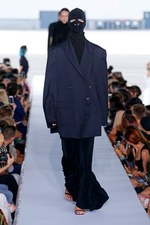 ヴェトモン 2019年春夏ウィメンズコレクション - パワーショルダーで生まれ変わるフォーマルウェア｜写真11