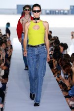 ヴェトモン 2019年春夏ウィメンズコレクション - パワーショルダーで生まれ変わるフォーマルウェア｜写真17