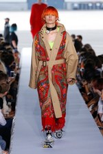 ヴェトモン 2019年春夏ウィメンズコレクション - パワーショルダーで生まれ変わるフォーマルウェア｜写真19