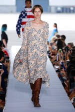 ヴェトモン 2019年春夏ウィメンズコレクション - パワーショルダーで生まれ変わるフォーマルウェア｜写真24