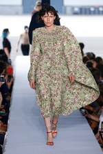 ヴェトモン 2019年春夏ウィメンズコレクション - パワーショルダーで生まれ変わるフォーマルウェア｜写真25