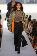 ヴェトモン 2019年春夏ウィメンズコレクション - パワーショルダーで生まれ変わるフォーマルウェア｜写真31