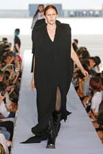 ヴェトモン 2019年春夏ウィメンズコレクション - パワーショルダーで生まれ変わるフォーマルウェア｜写真33