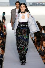 ヴェトモン 2019年春夏ウィメンズコレクション - パワーショルダーで生まれ変わるフォーマルウェア｜写真34