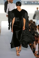 ヴェトモン 2019年春夏ウィメンズコレクション - パワーショルダーで生まれ変わるフォーマルウェア｜写真35