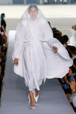 ヴェトモン 2019年春夏ウィメンズコレクション - パワーショルダーで生まれ変わるフォーマルウェア｜写真36