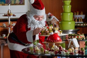 ハイアット リージェンシー 大阪のクリスマス エディブルフラワーを飾った純白のショートケーキなど ファッションプレス ハイアット リージェンシー 大阪のクリスマス エディブルフラワーを飾った純白のショートケーキなど ファッションプレス