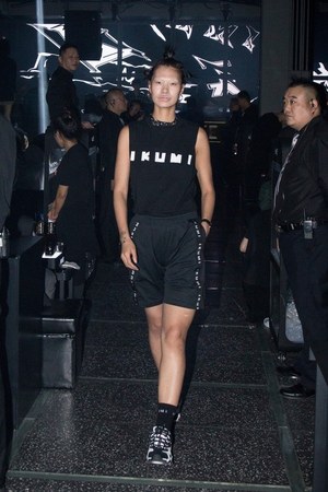 イクミ(IKUMI) 2019年春夏ウィメンズ&メンズコレクション  - 写真11