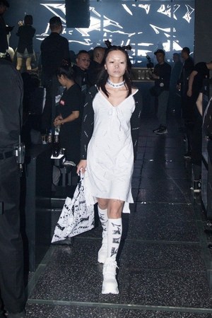 イクミ(IKUMI) 2019年春夏ウィメンズ&メンズコレクション  - 写真14