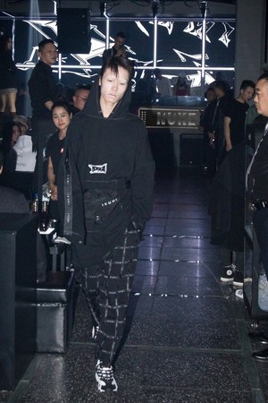 イクミ(IKUMI) 2019年春夏ウィメンズ&メンズコレクション  - 写真19