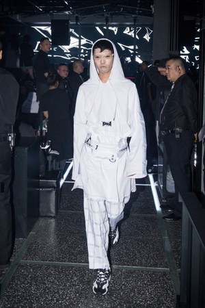 イクミ(IKUMI) 2019年春夏ウィメンズ&メンズコレクション  - 写真20