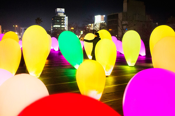 WEB｜「チームラボ 森と湖の光の祭」ムーミンの世界を体験できるテーマパーク内「メッツァビレッジ」で開催