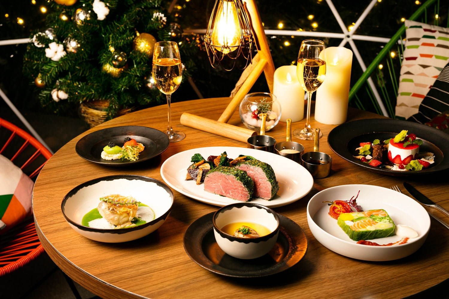 アンダーズ 東京のクリスマスディナー、"屋上グランピング"で眼下一面に広がる絶景＆フルコース料理｜写真2