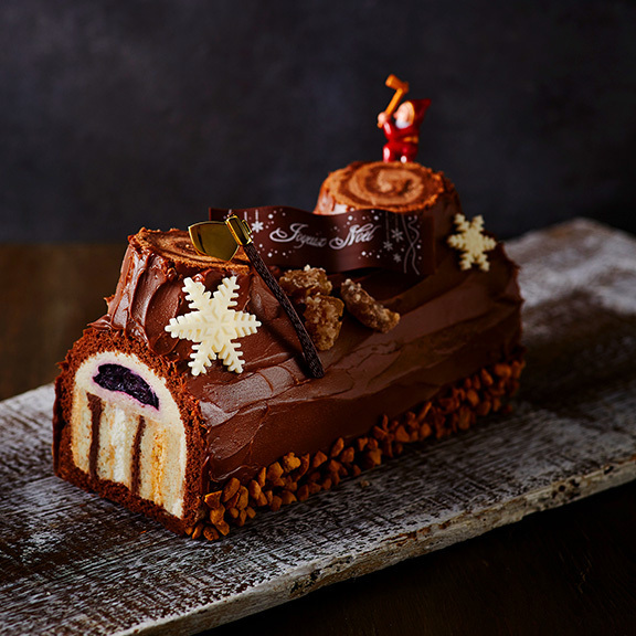 "ブック型"クリスマスケーキが京王プラザホテルから、オーロラを表現したチョコレートケーキも｜写真3
