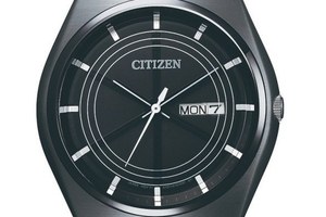 シチズン“幻”の時計をビューティ＆ユースなどがアレンジ、当時の復刻カラーも