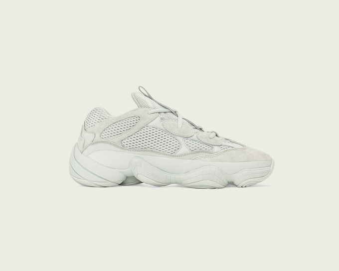 アディダス+カニエ・ウエストのスニーカー「YEEZY BOOST 350 V2