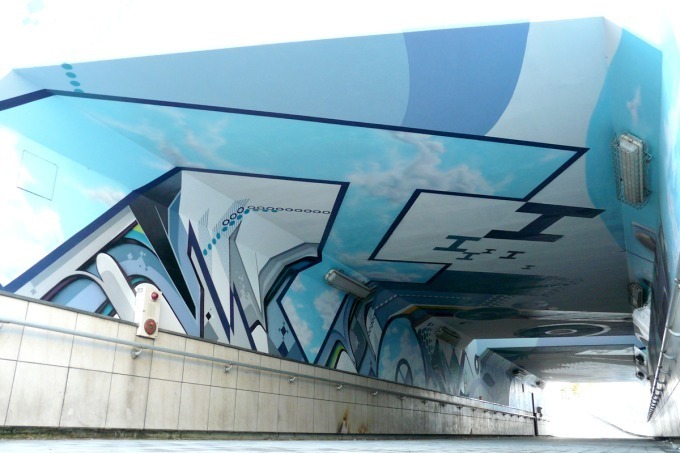 フォルクスワーゲンの人気車種「ザ・ビートル」が巨大グラフィックアートに、虎ノ門で展示｜写真6