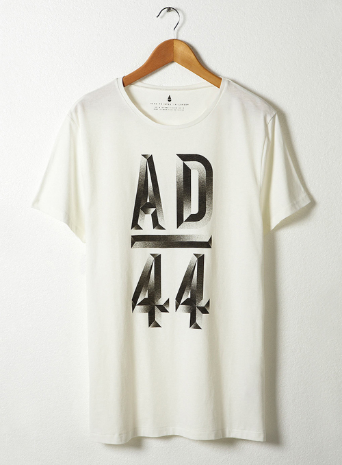 TOPMAN「A.D.」 OFF WHITE A.D PLACEMENT T-SHIRT ￥3,465(税込)