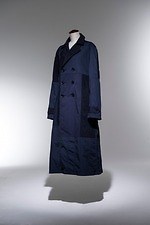 Y'sの三越伊勢丹限定アイテム - 古布をパッチワークした1点物コート＆アール・ヌーヴォー調ドレス｜写真1