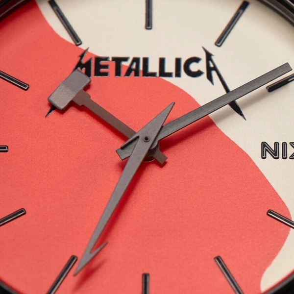 ニクソン×メタリカのコラボ腕時計 - “メタル・マスター”などジャケットをイメージしたデザイン｜写真2