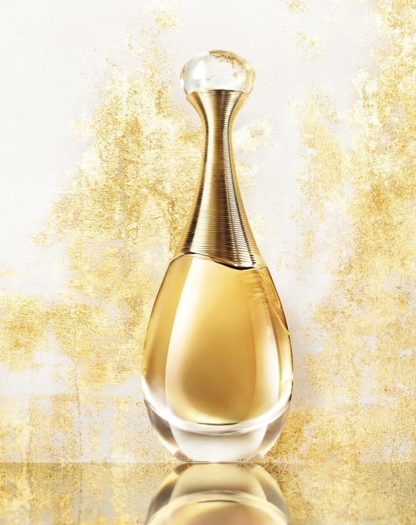 ディオール“ゴールドに輝く”新香水「ジャドール アブソリュ」朝摘み